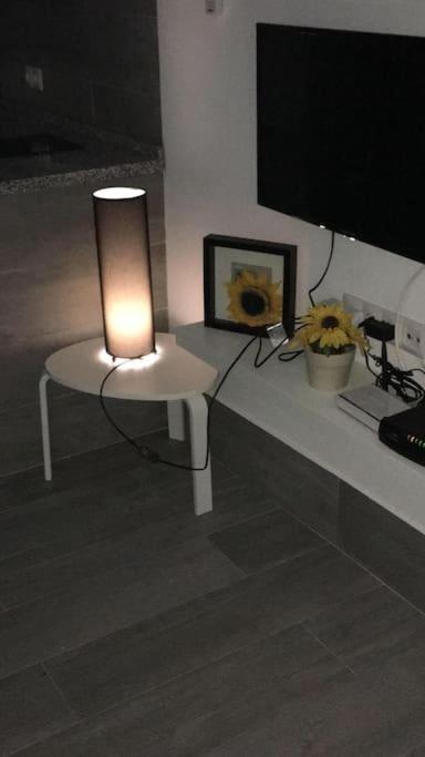 Apartment B, A 3 Minutos De La Estacion De Bus Y Tren