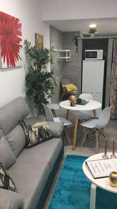 Apartment B, A 3 Minutos De La Estacion De Bus Y Tren Malaga