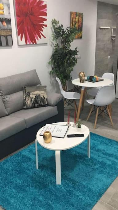 Apartment B, A 3 Minutos De La Estacion De Bus Y Tren