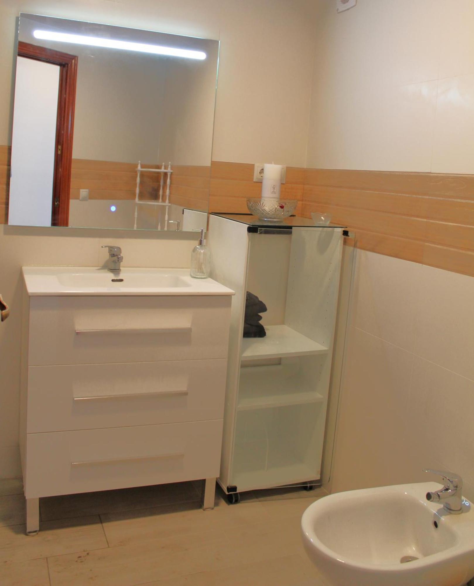 Rare Find! Skyline View-modern 6 Bed 2 Bath Flat In The Heart Of Privatunterkunft Málaga
