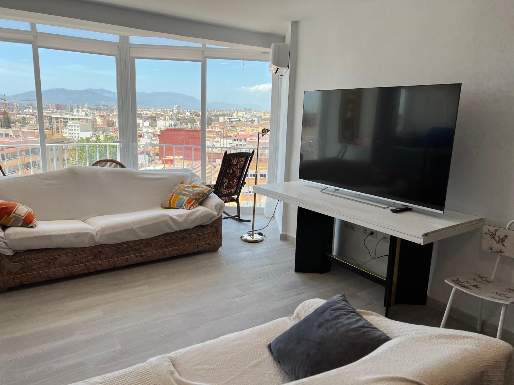 Rare Find! Skyline View-modern 6 Bed 2 Bath Flat In The Heart Of * Málaga