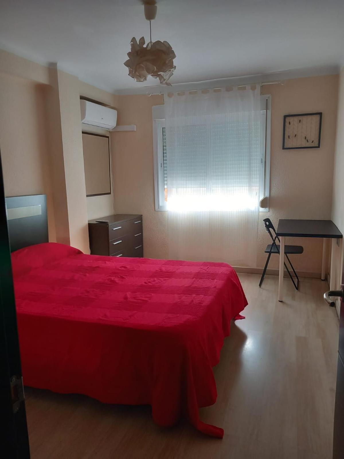 Luminoso Apartamento Con Terraza Malaga