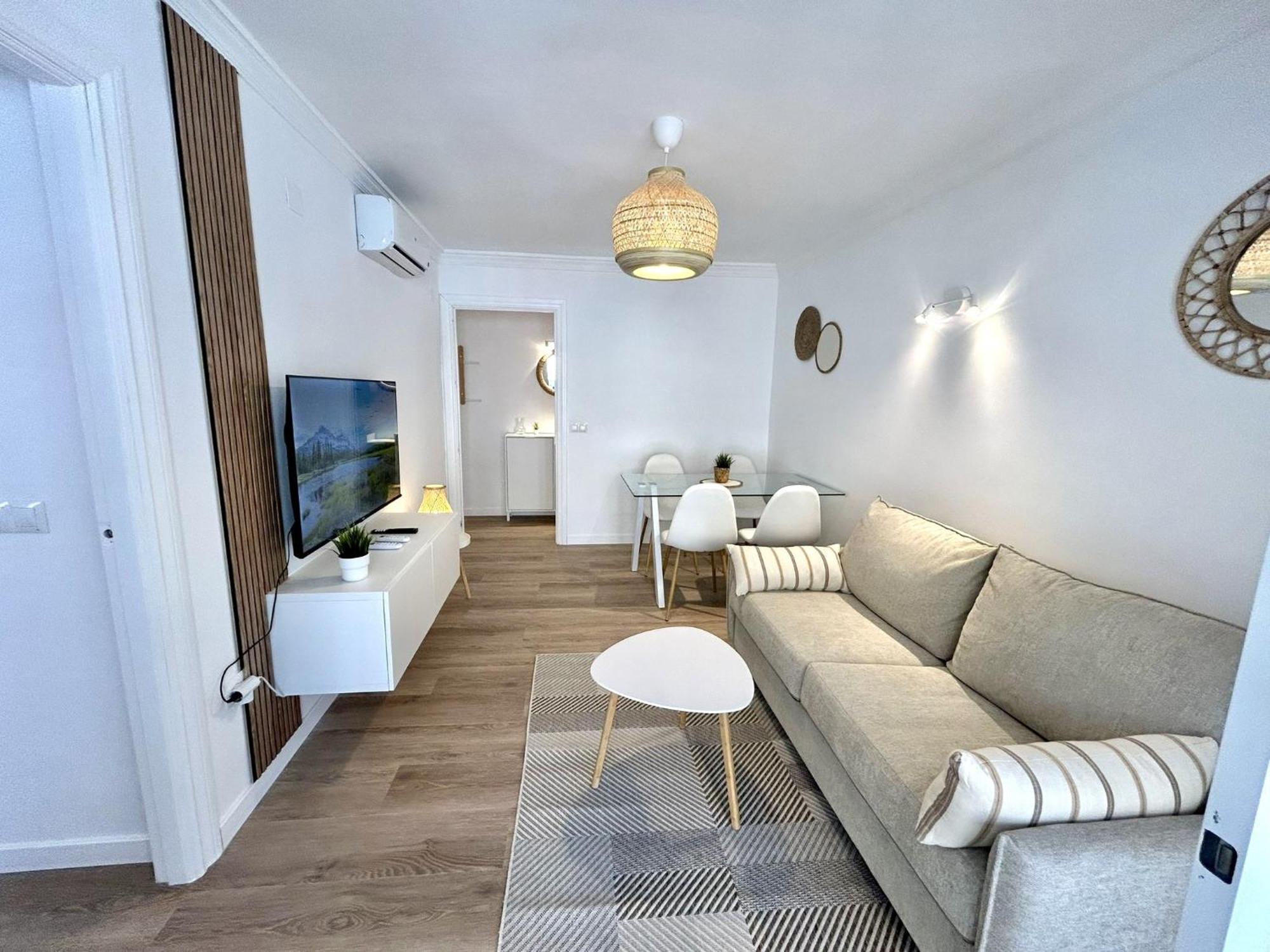 Calu Homes A 10 Minutos De Estacion De Tren Apartment Malaga
