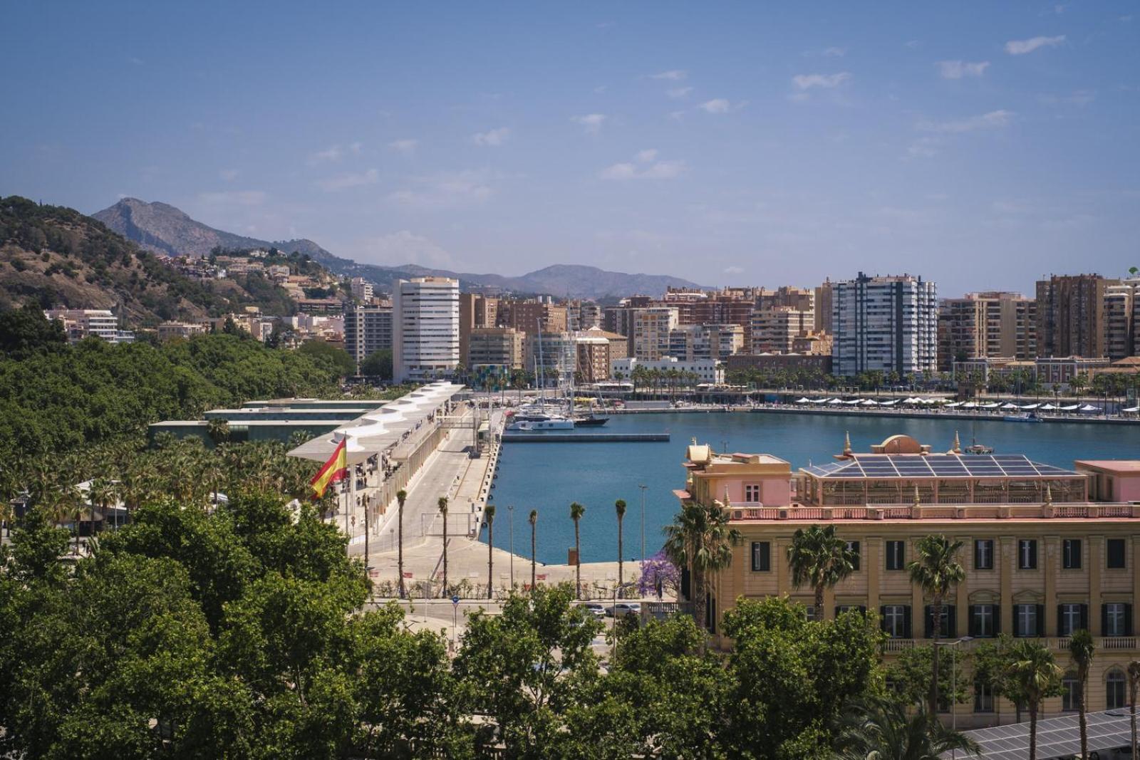 Apartment Jardines Del Puerto With View Malaga