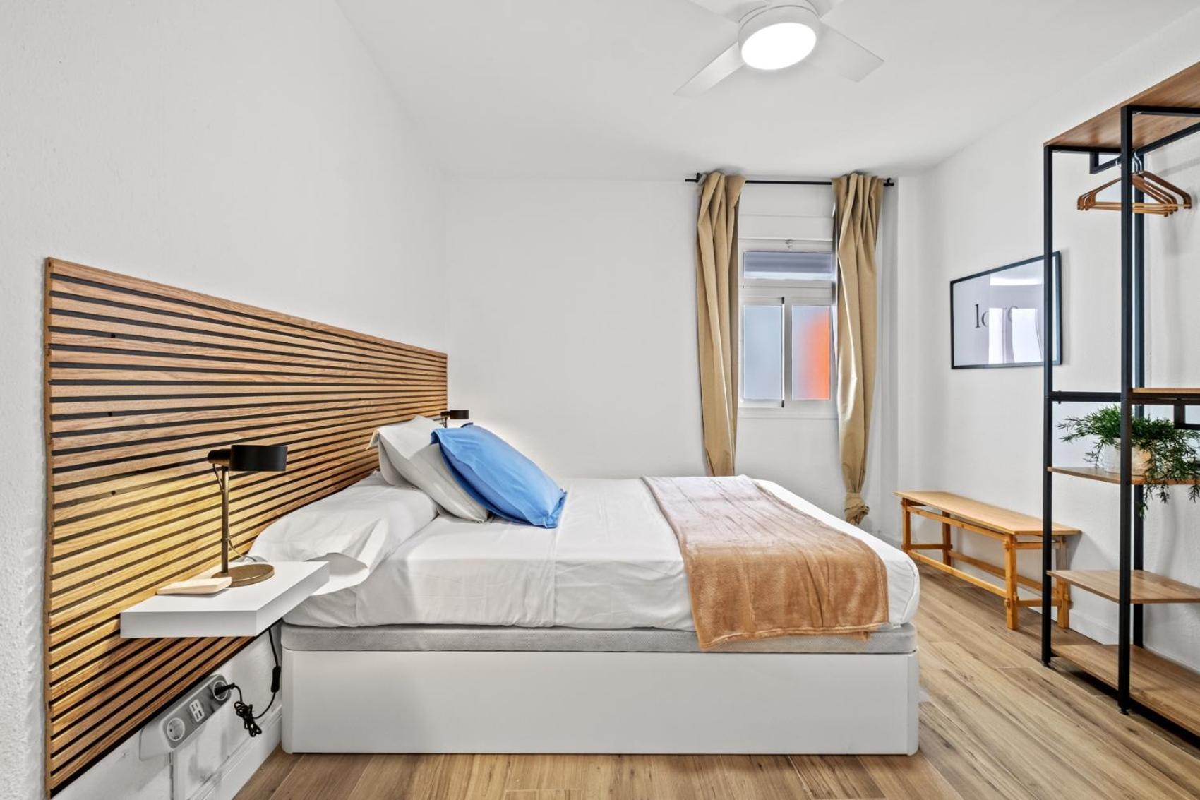 3 Dormitorios, 2 Banos Y Balcon Appartement
