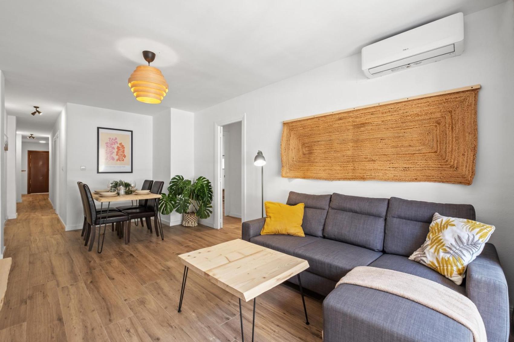 3 Dormitorios, 2 Banos Y Balcon Appartement *