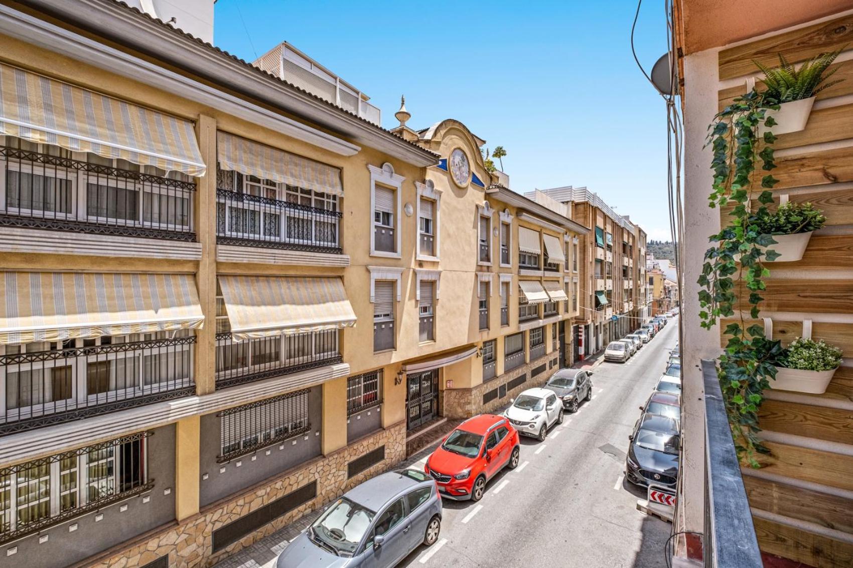 Appartement 3 Dormitorios, 2 Banos Y Balcon Málaga