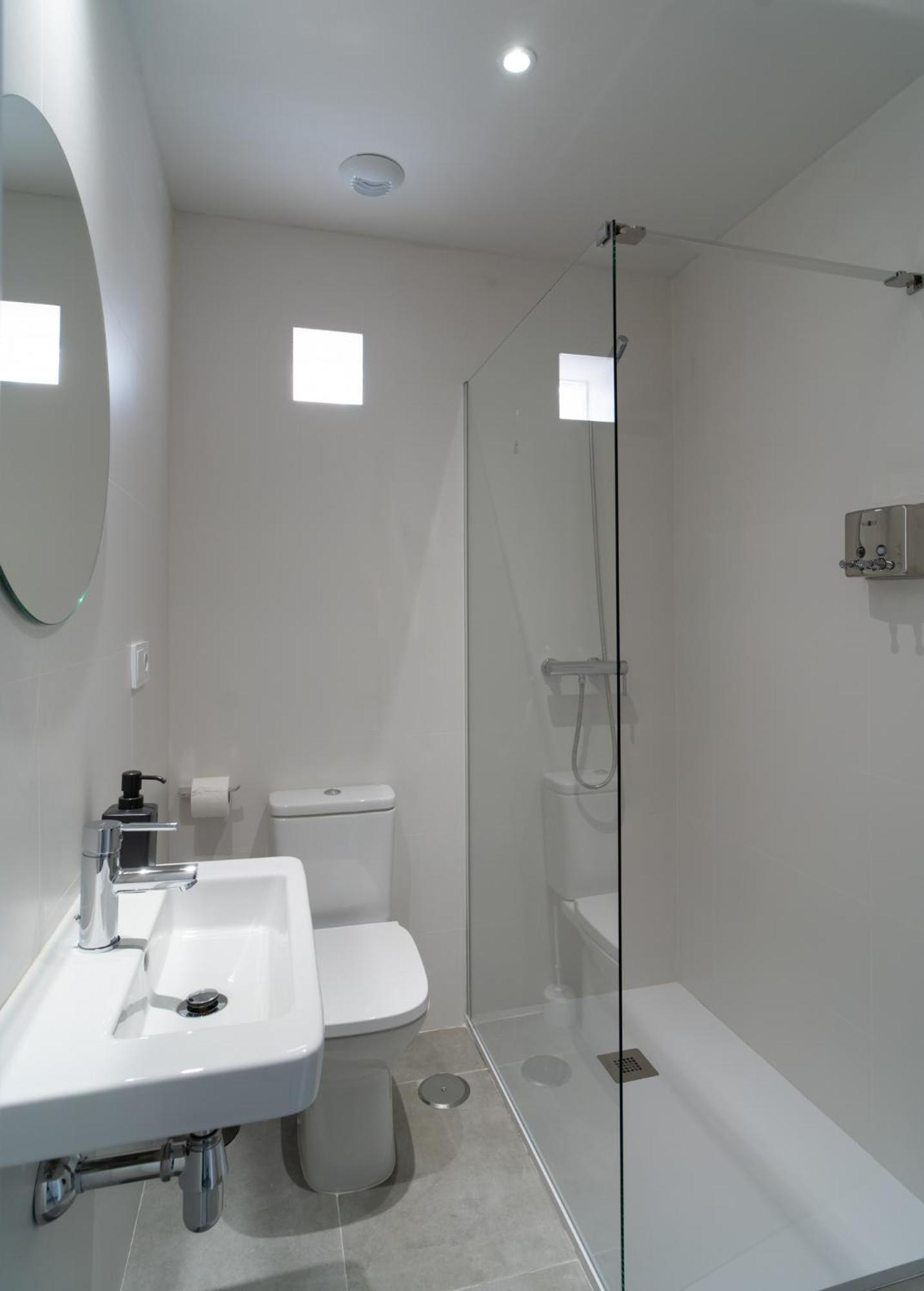 Apartamento Aac - Con Luz Propia, Amplio Y Nuevo! *