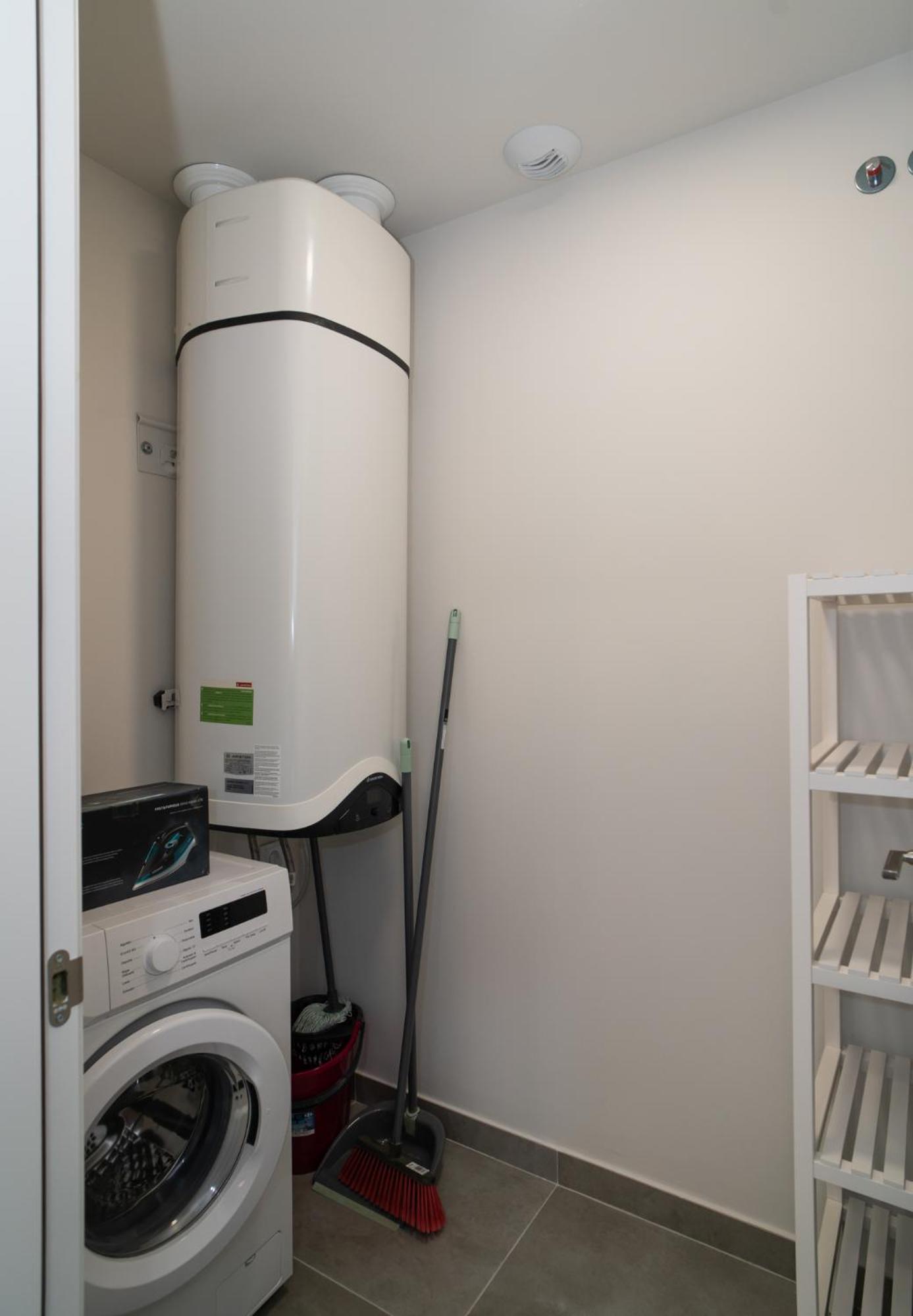 Apartamento Aac - Con Luz Propia, Amplio Y Nuevo!