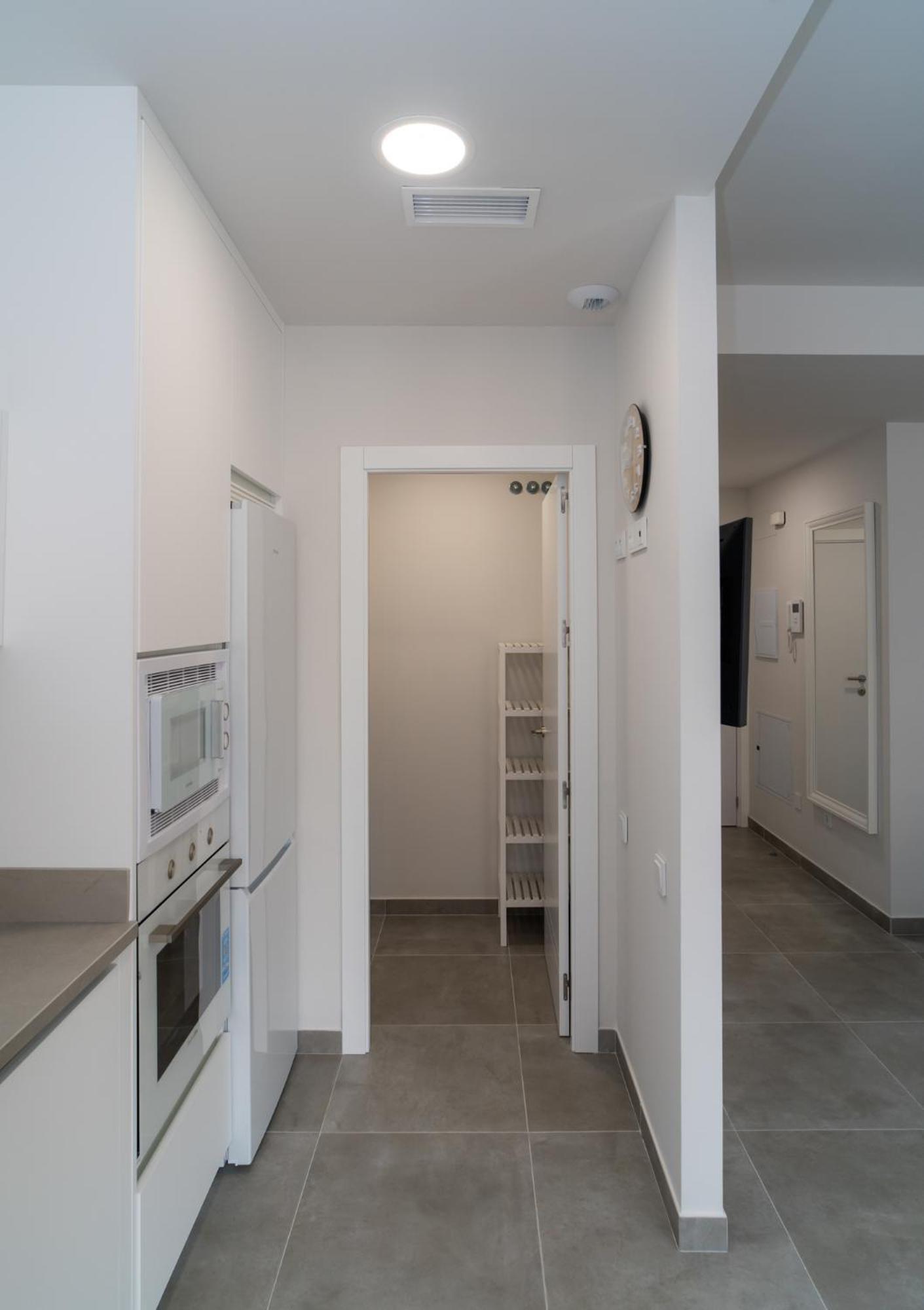 Aac - Con Luz Propia, Amplio Y Nuevo! Apartamento *