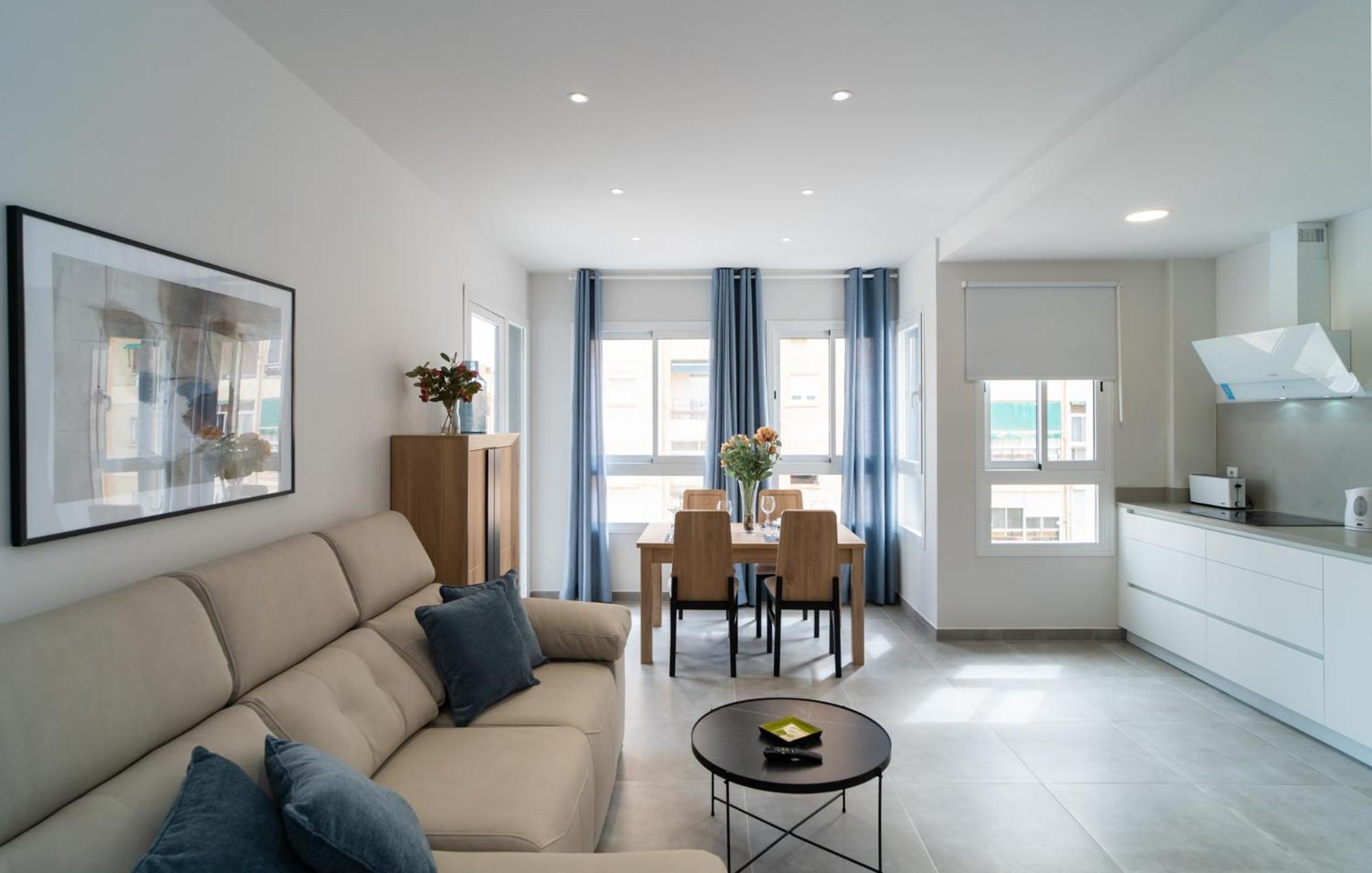 Apartamento Aac - Con Luz Propia, Amplio Y Nuevo!
