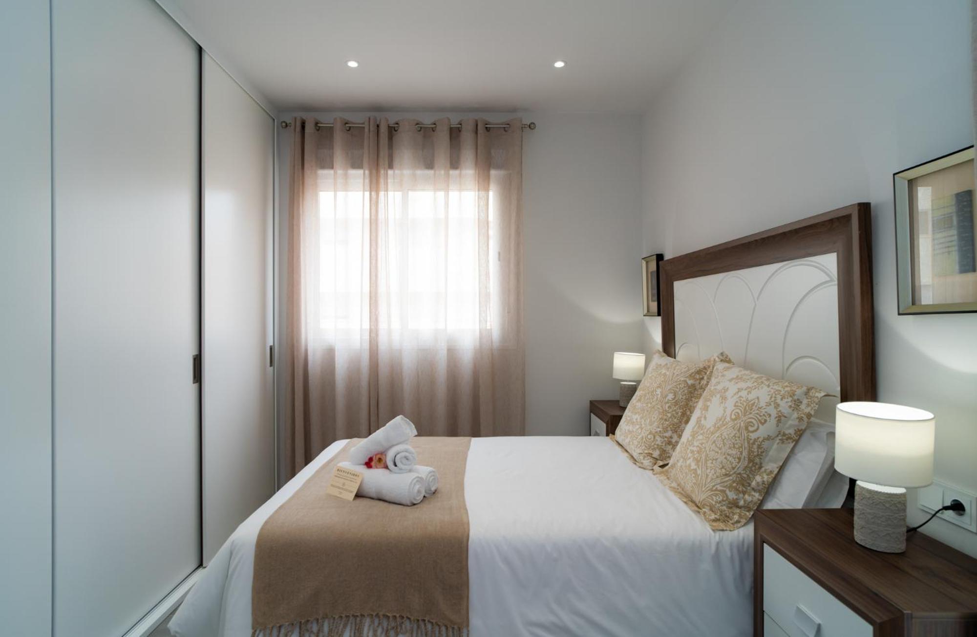 Apartamento Aac - Con Luz Propia, Amplio Y Nuevo! *