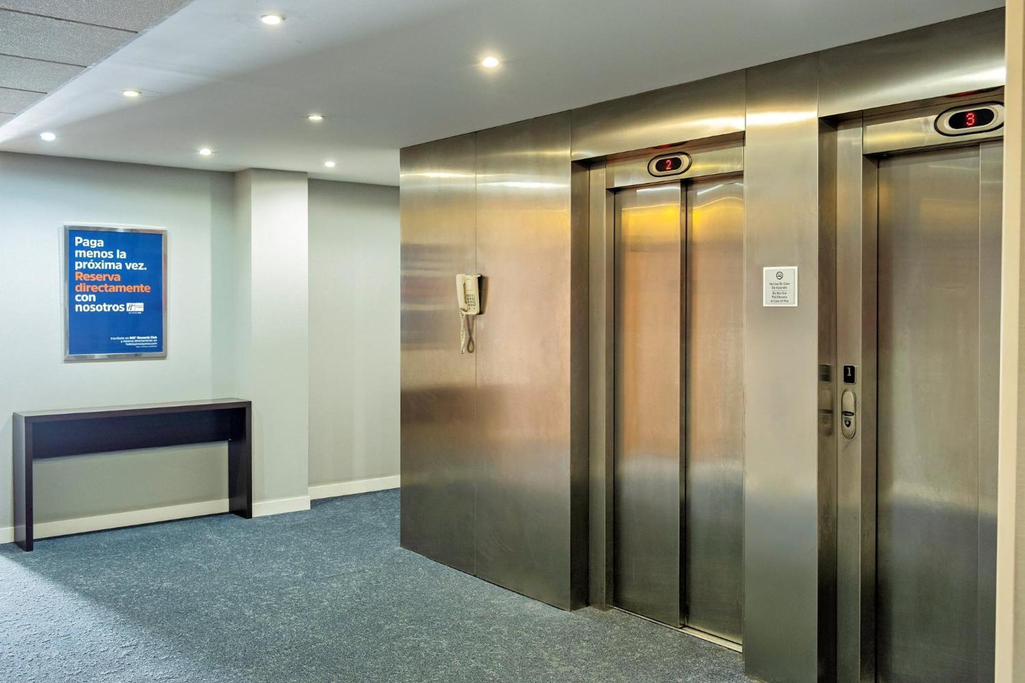Express Airport By Ihg Hotel