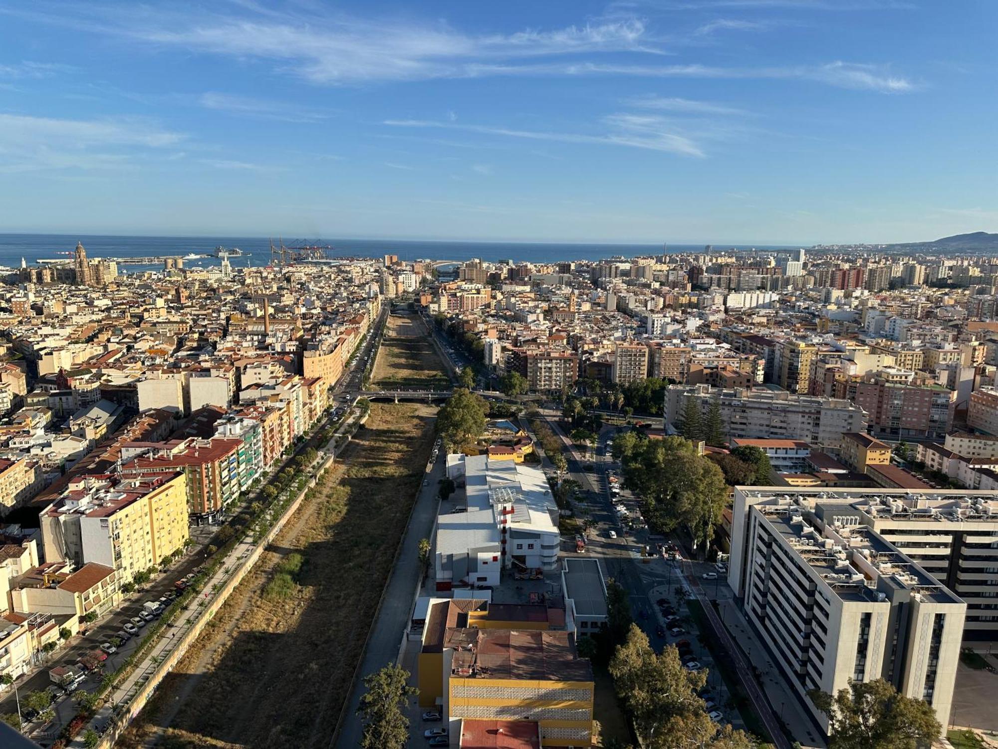 Urban Sky Serviced By P&o Apartamento *