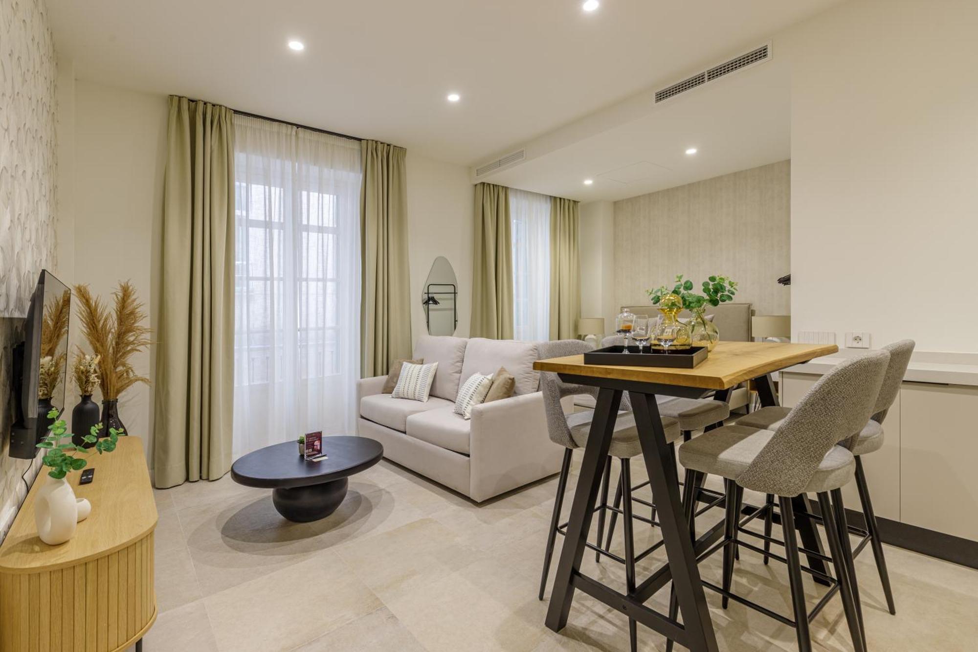 Plaza Del Siglo & Boutique By Caleta Homes * Malaga