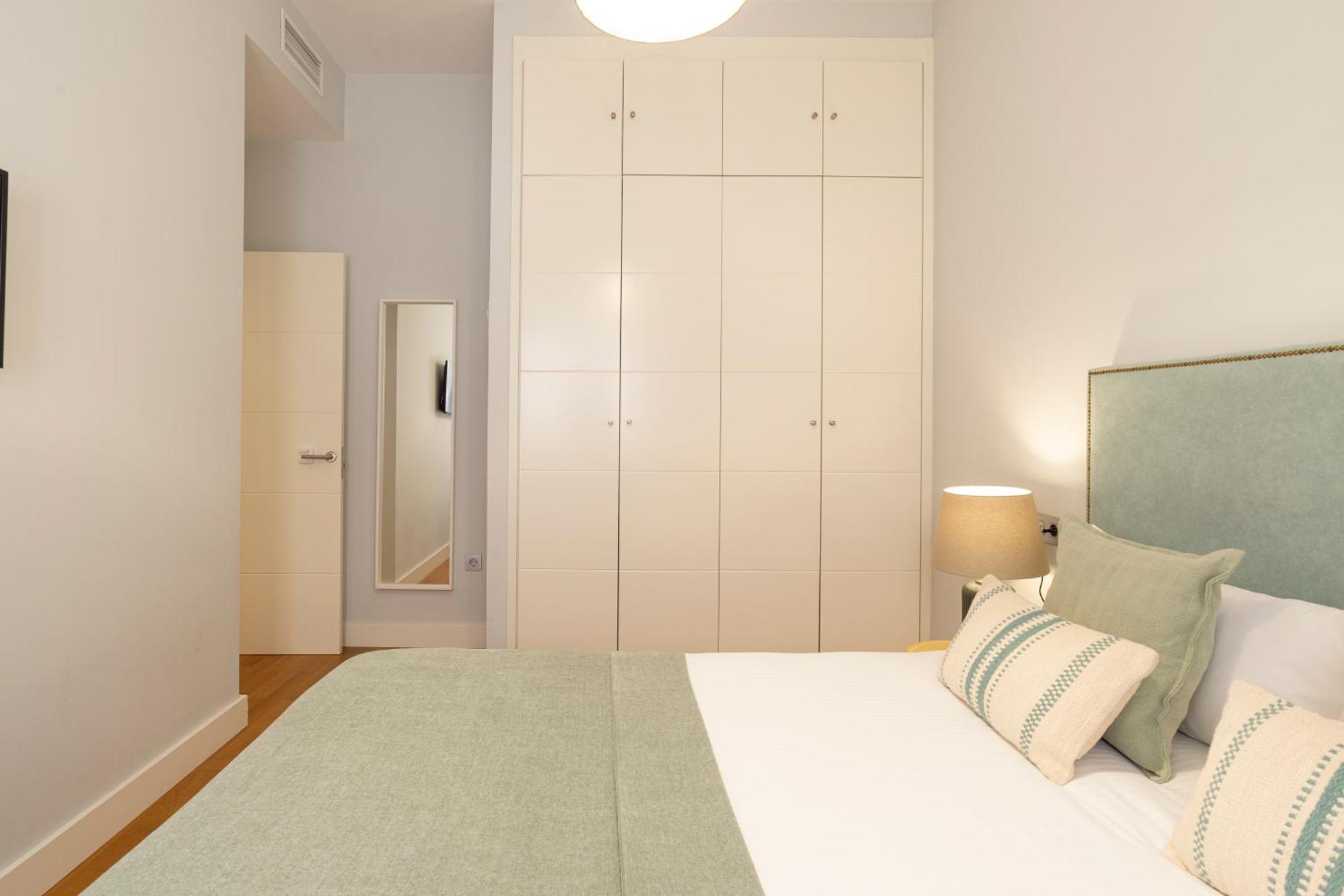 Souviron & Old Town By Ele Appartement *