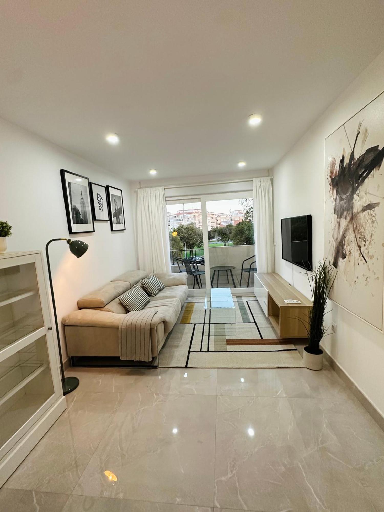 Apartamento Moderno Y Comodo! * Malaga