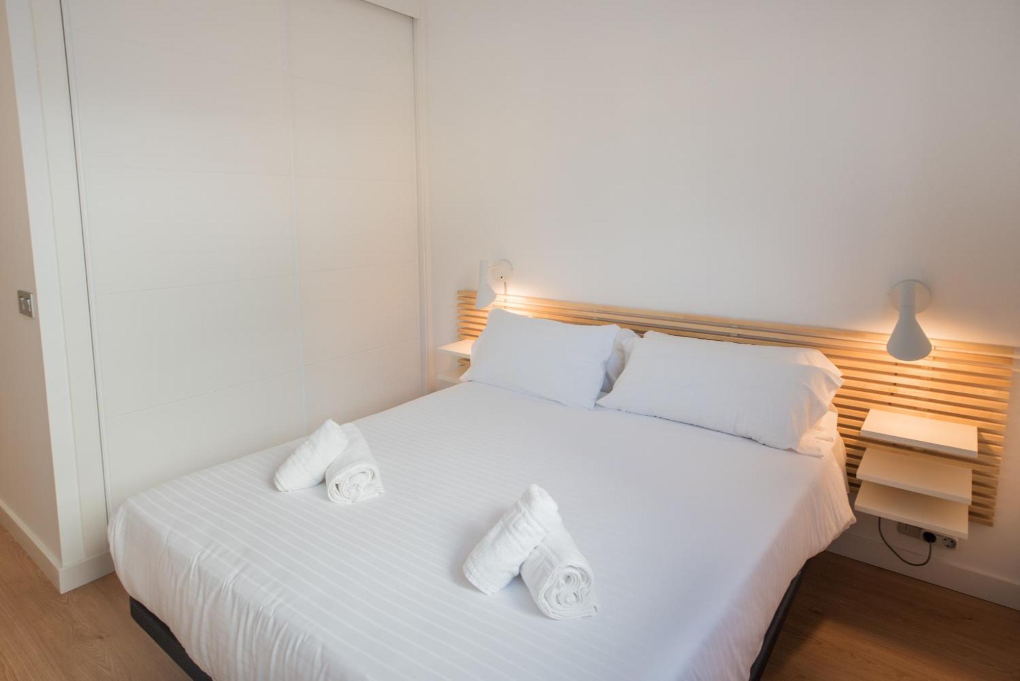 Cozy Modern Flat Terrace 2 Bedrooms 2 Bathrooms *