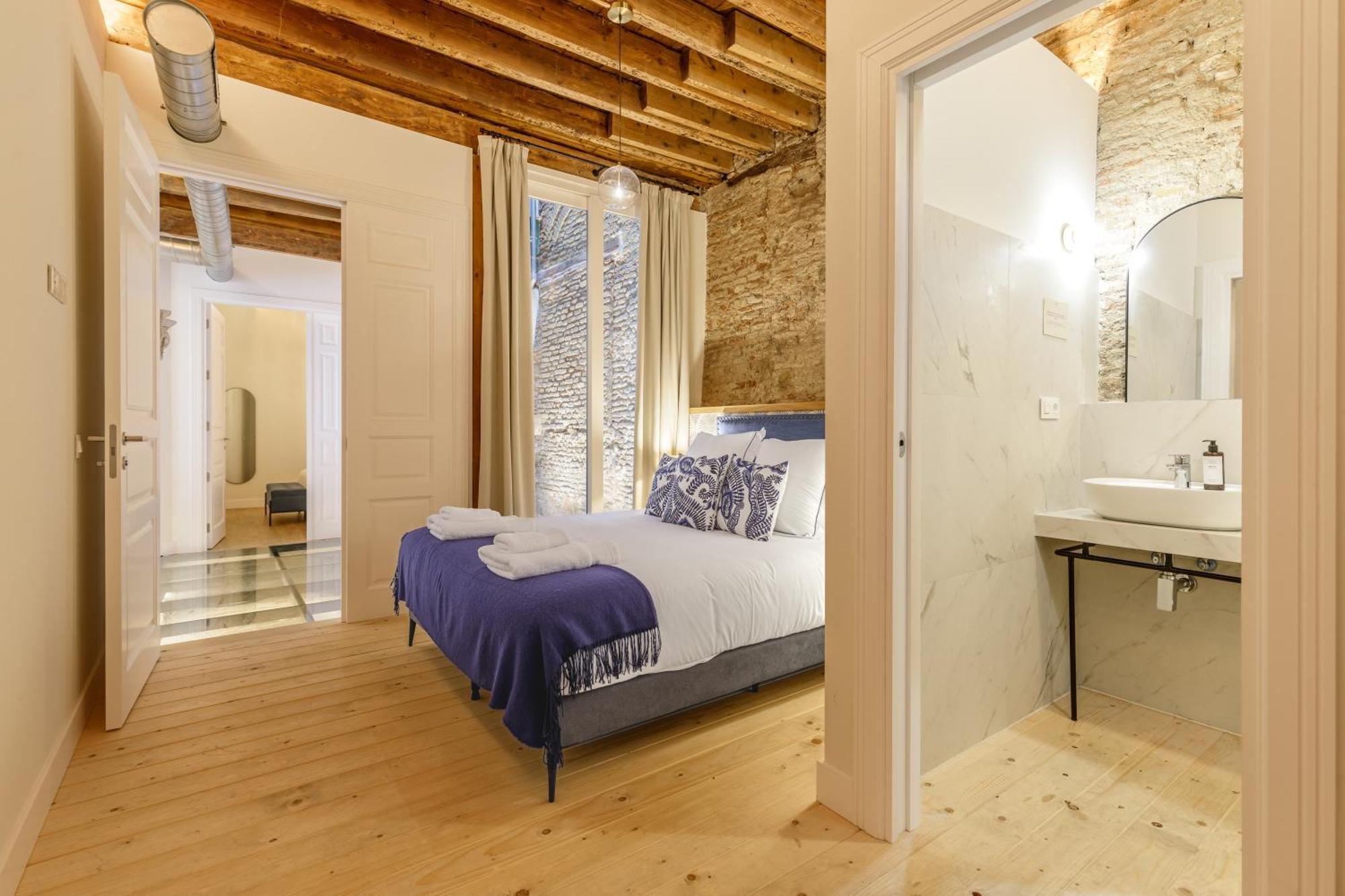 Palacio Vegafuente By Caleta Homes * Malaga