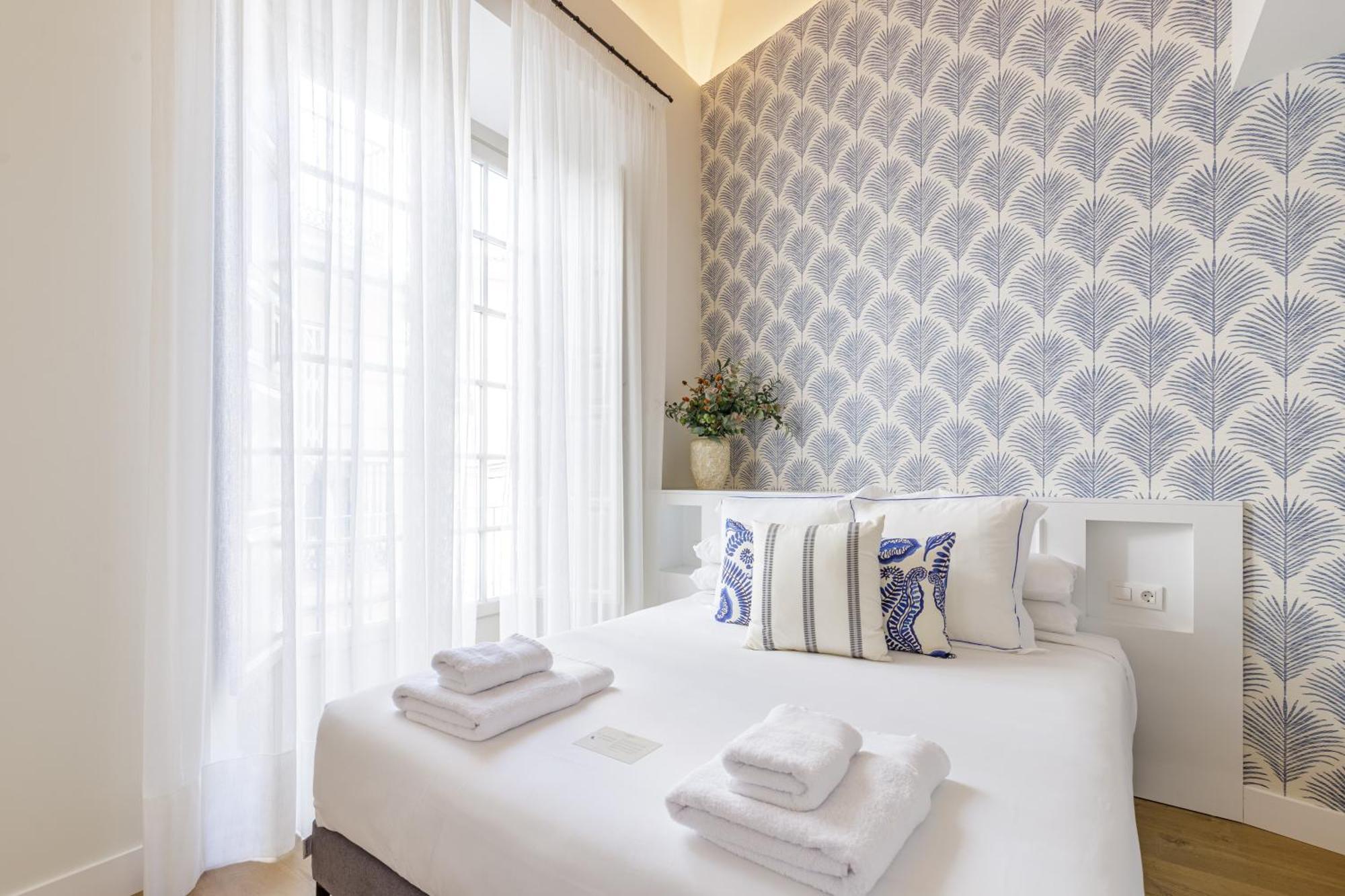 Apartment Palacio Vegafuente By Caleta Homes