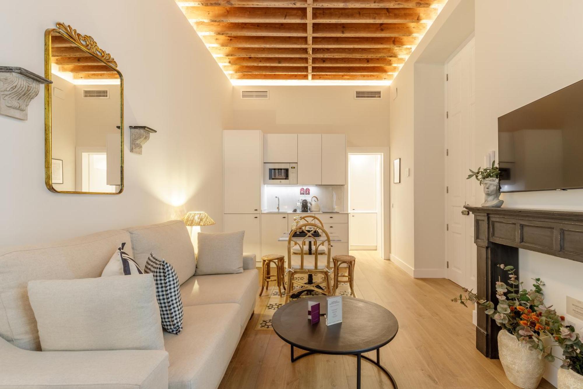 Palacio Vegafuente By Caleta Homes Apartment *