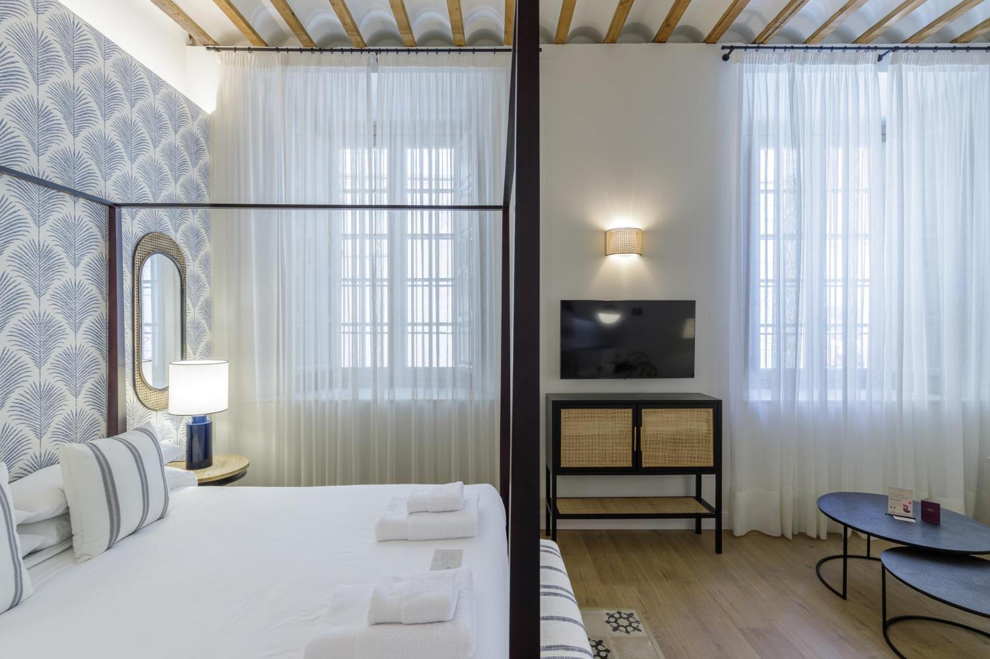Palacio Vegafuente By Caleta Homes Apartment