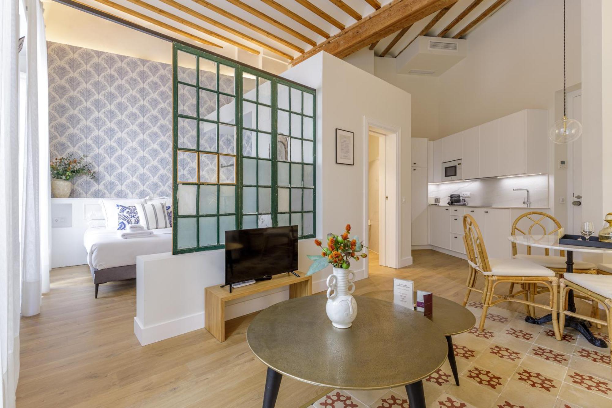 Palacio Vegafuente By Caleta Homes Apartment