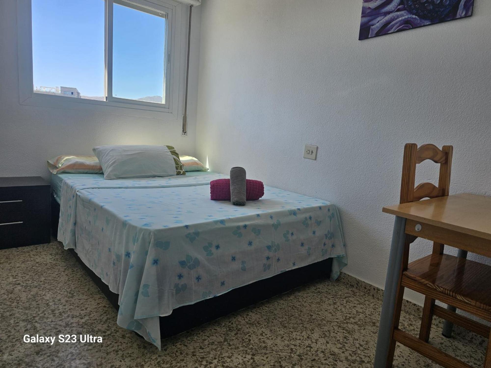 C Habitacion Preciosa Grande Privada Centro Y Cerca De La Playa Wi-fi Homestay Malaga