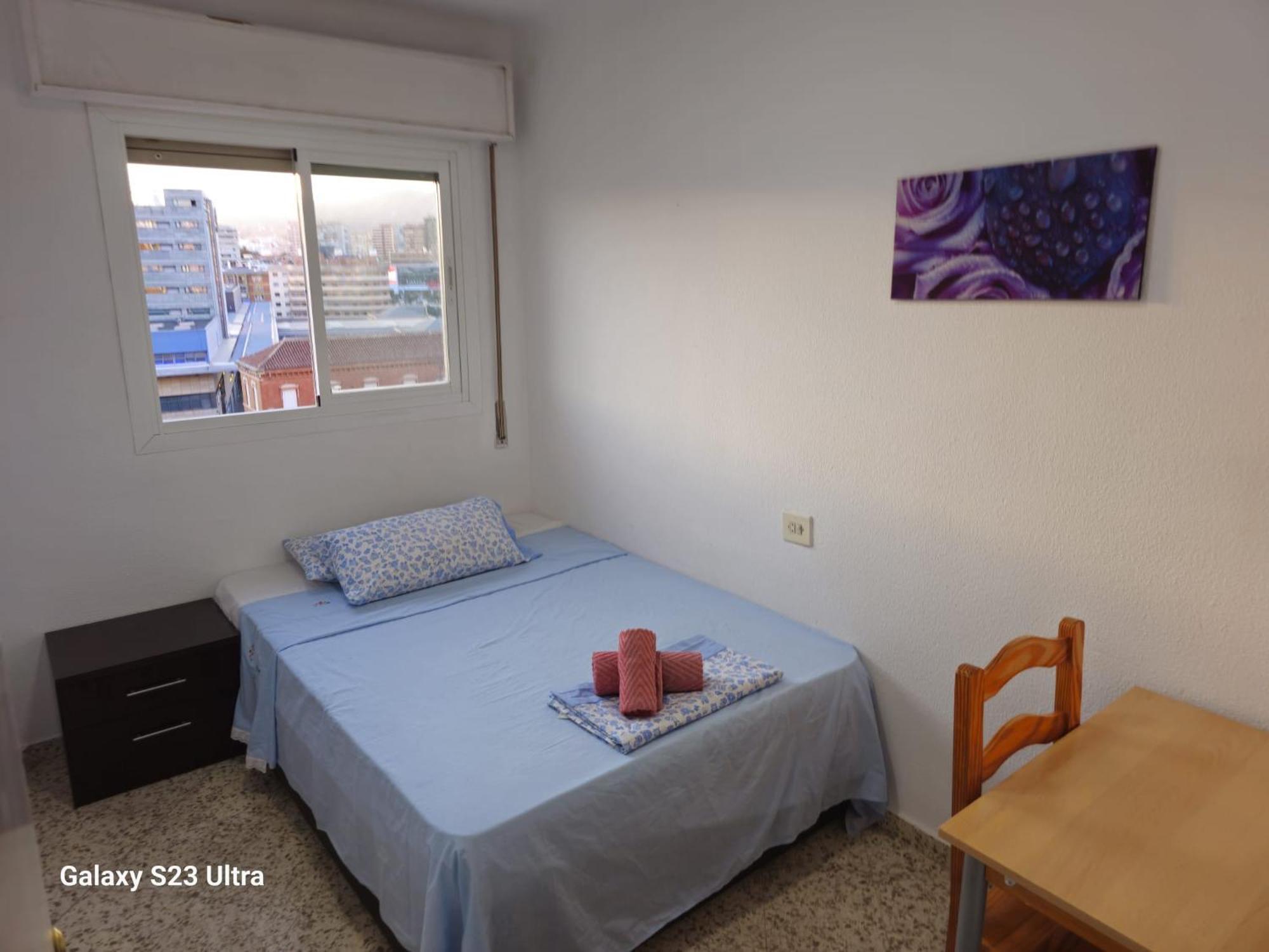 C Habitacion Preciosa Grande Privada Centro Y Cerca De La Playa Wi-fi * Malaga