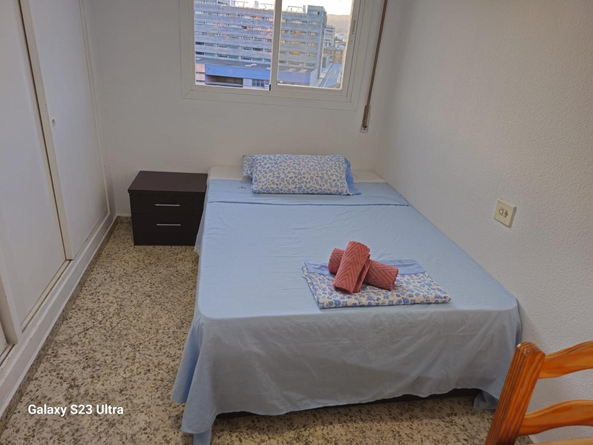 C Habitacion Preciosa Grande Privada Centro Y Cerca De La Playa Wi-fi Homestay Malaga