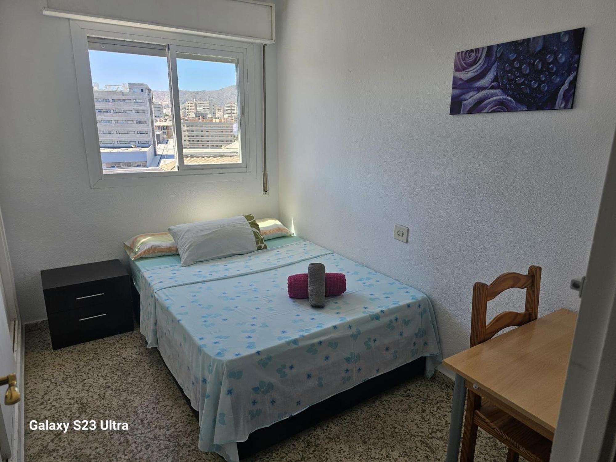 C Habitacion Preciosa Grande Privada Centro Y Cerca De La Playa Wi-fi Homestay Malaga