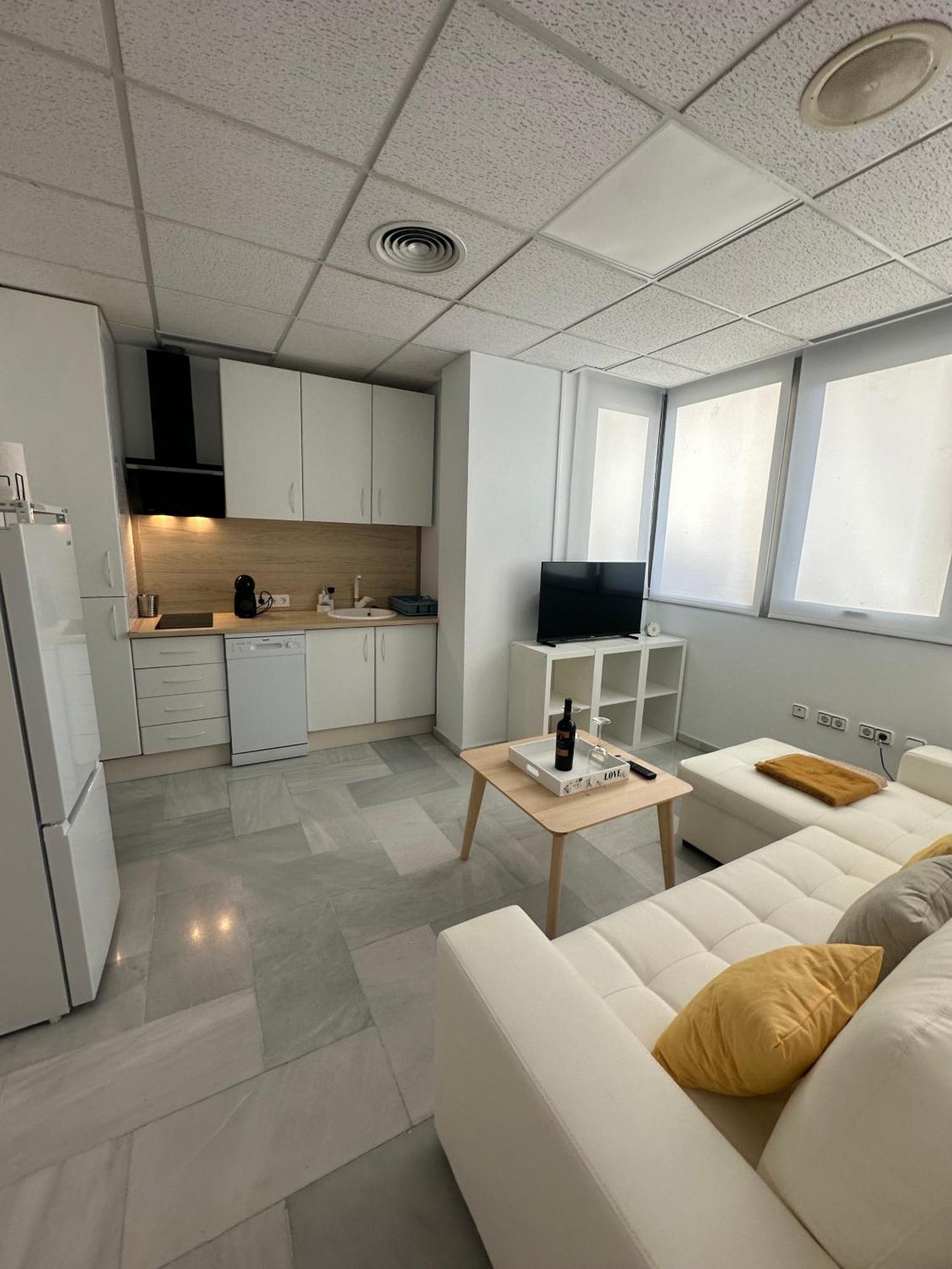 Moderno Soho - Nuevo! En El Centro Y Cerca De La Playa! *