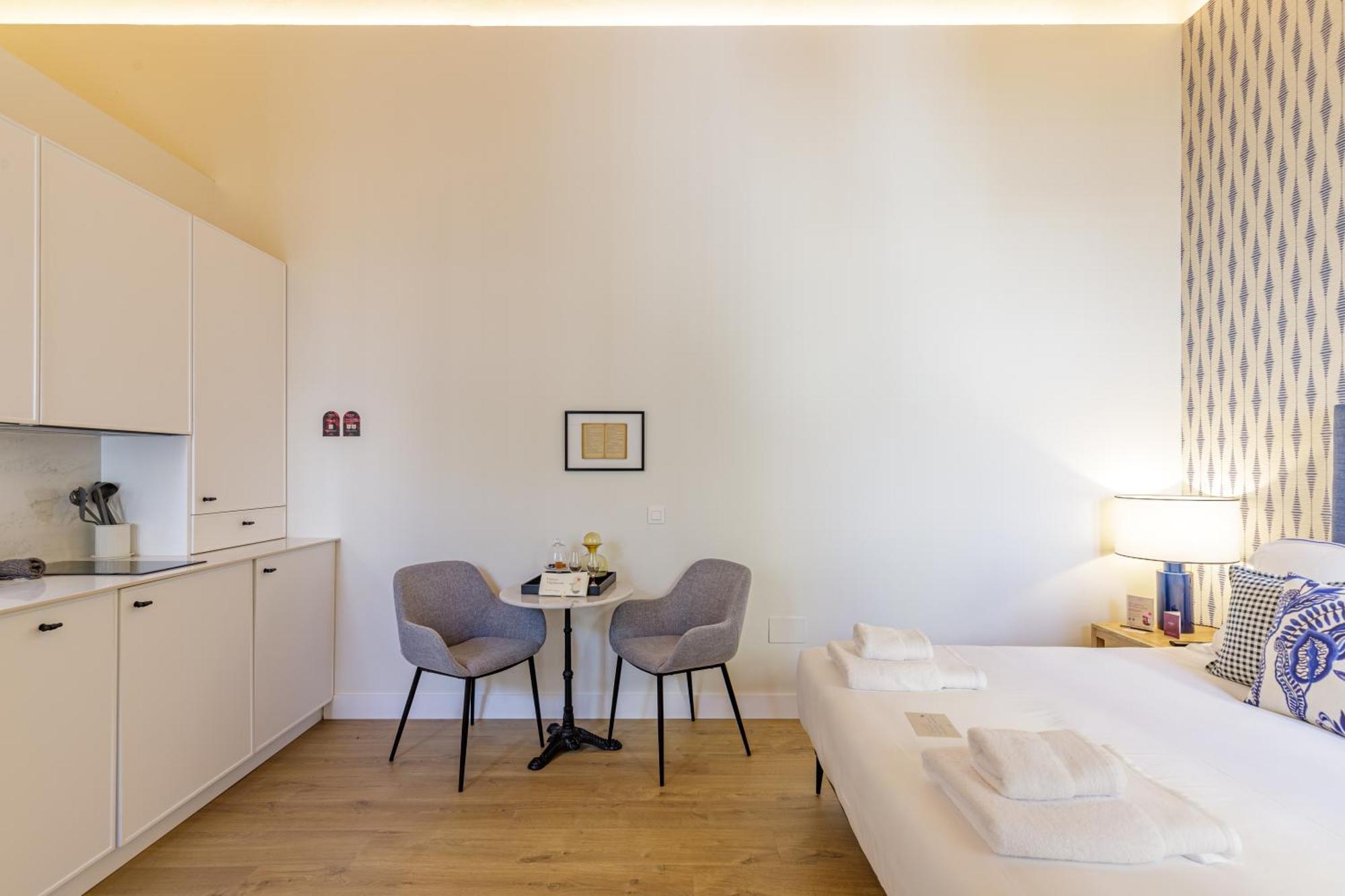 Apartment Palacio Vegafuente By Caleta Homes