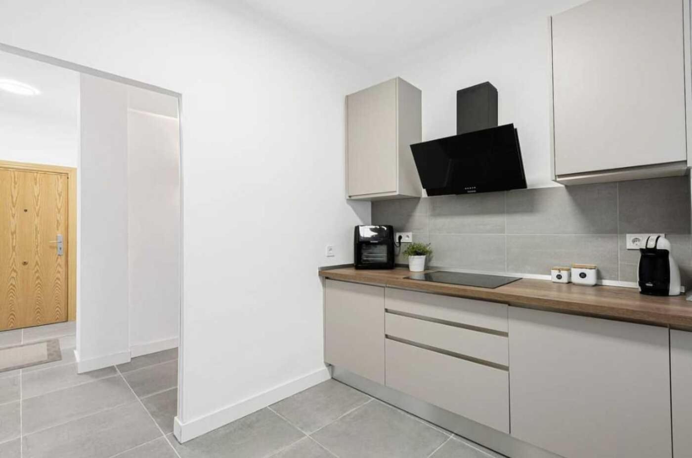Almaraire Apartment