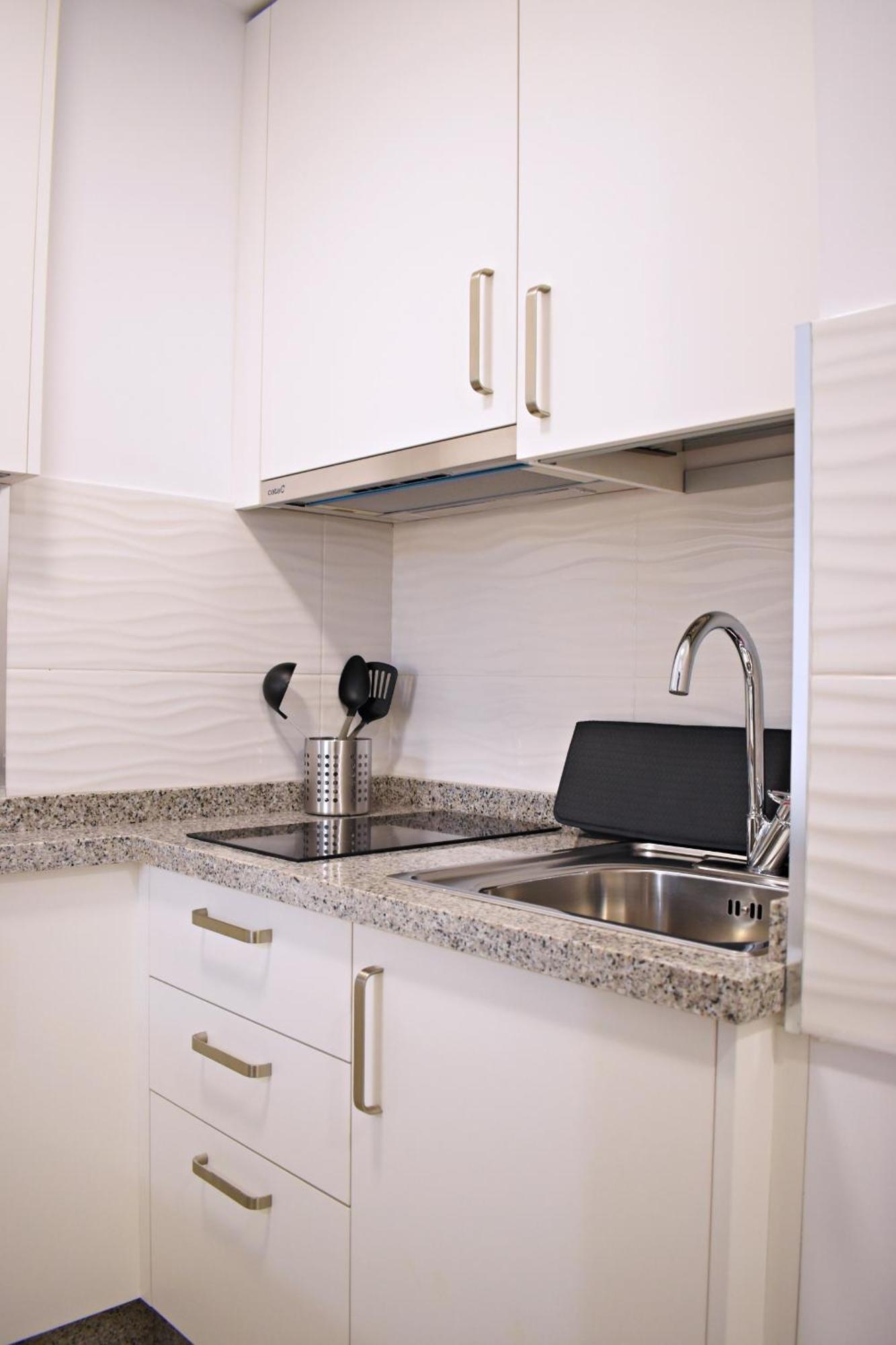 Apartment At La Isla Preciosos Cerca Del Centro De La Ciudad Y De La Playa Malaga