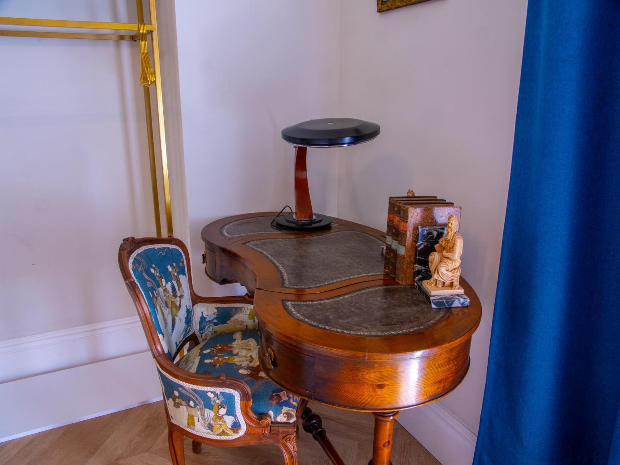 Pries Homes La Casa Azul Bed & Breakfast
