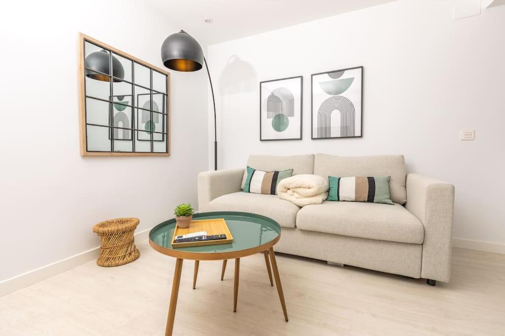 Apartment Carreteria 51 Nuevo En Centro Historico Sinesedesignhomes Málaga