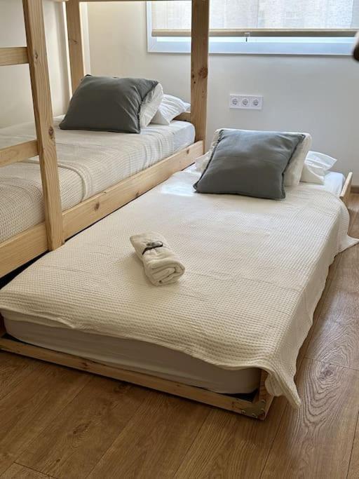 Apartment Comfortable In Center With Private Parking Garage *