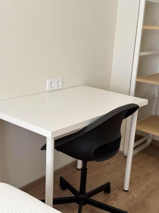 Apartment Comfortable In Center With Private Parking Garage