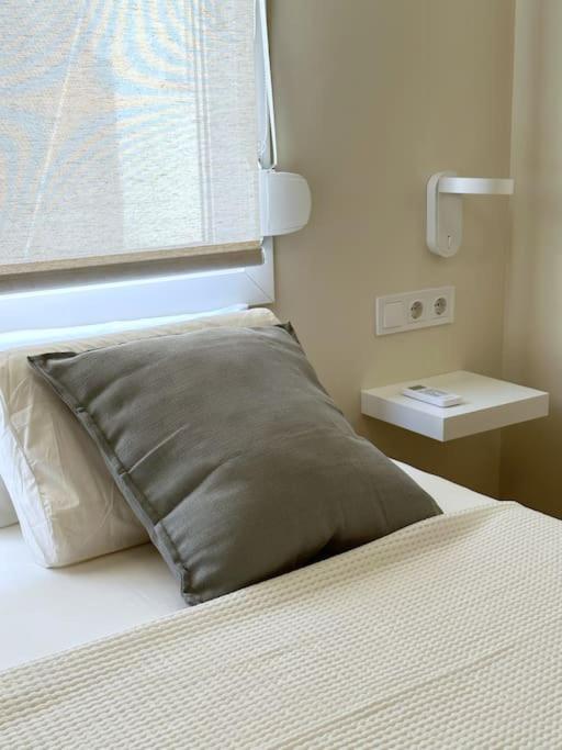 Comfortable In Center With Private Parking Garage Malaga
