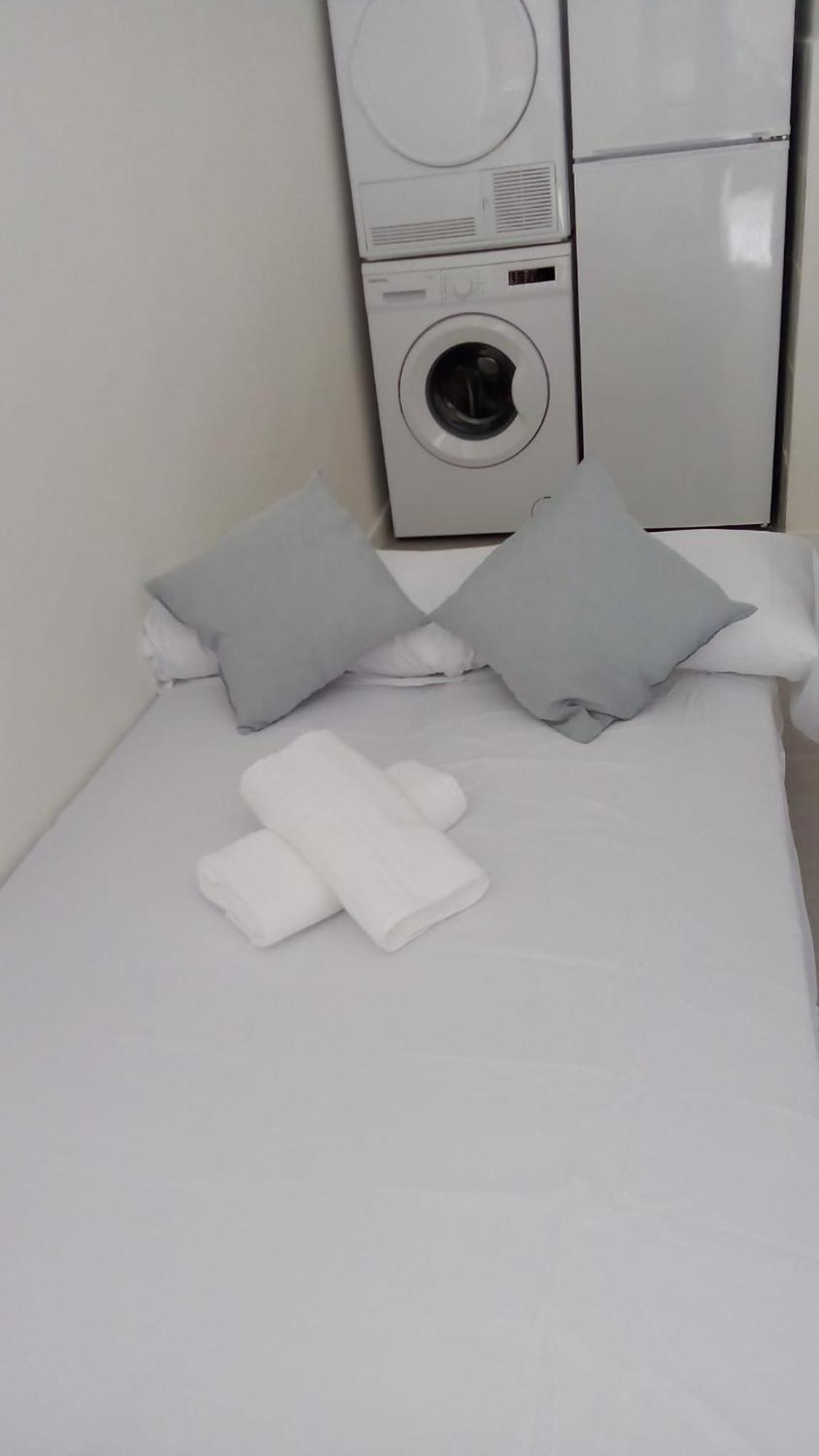 Apartment Estudio Encantador Cerca Del Carrefour Rosaleda 1