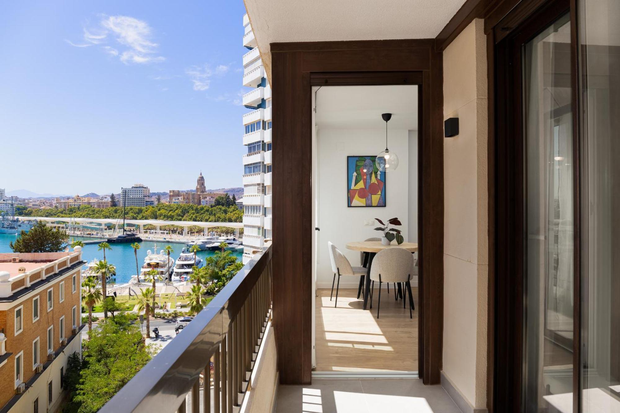 Apartment C36 Elegant 2 Bdr Amazing Views Malaga