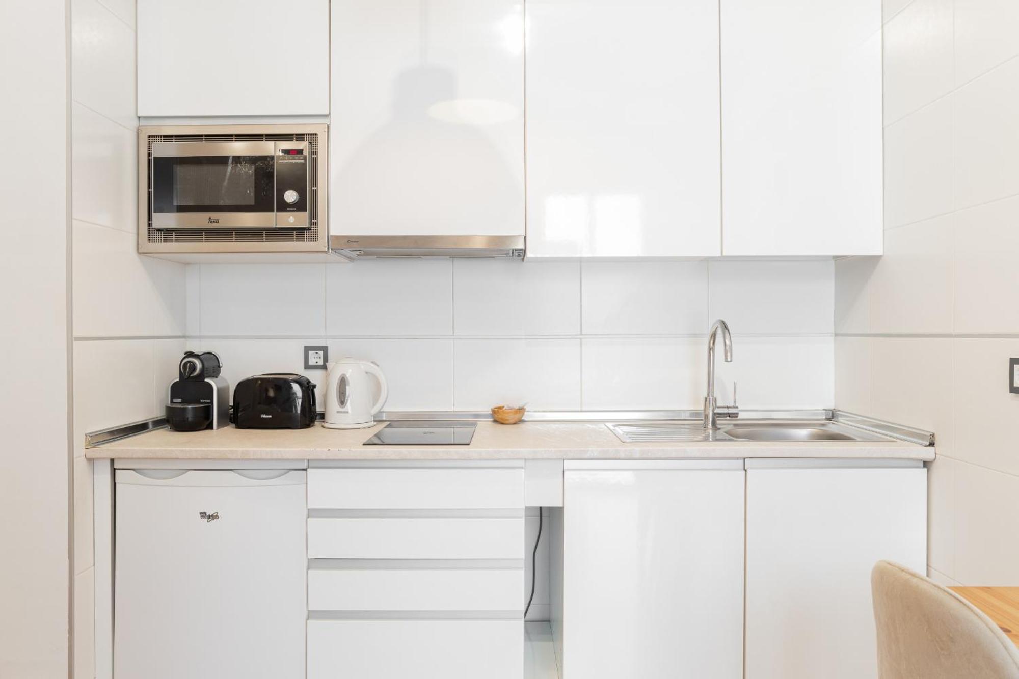 C15 - Charming Modern In The Centre Apartment *