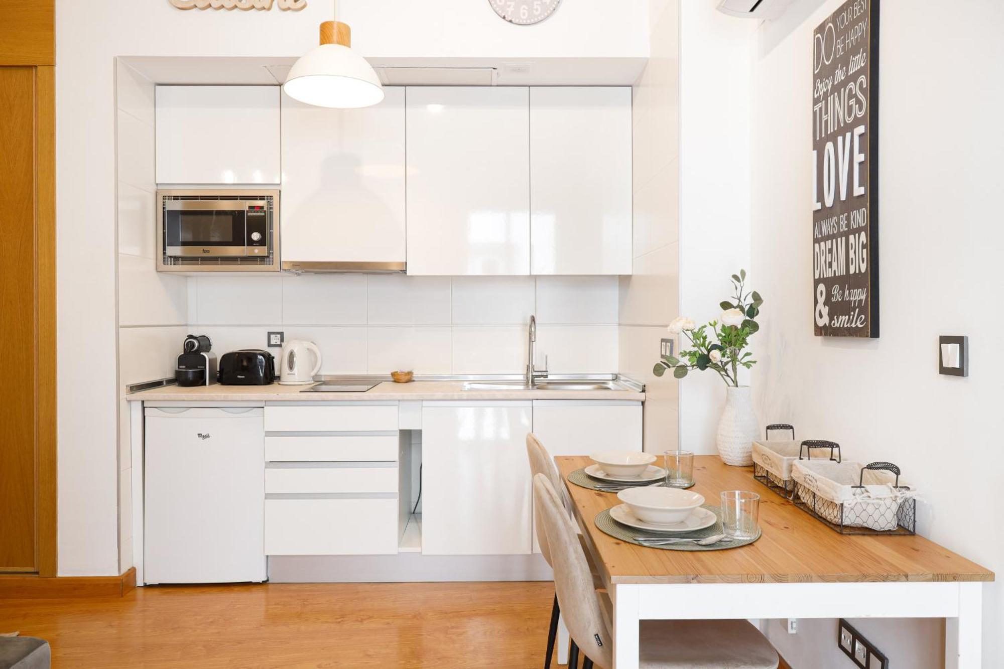 C15 - Charming Modern In The Centre Apartment *