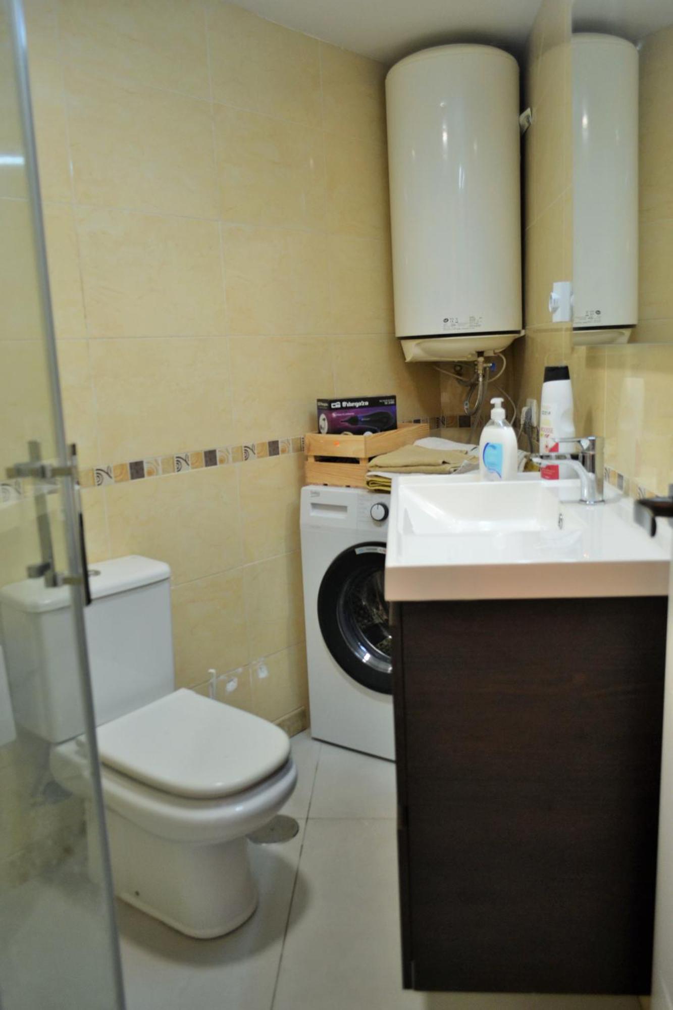 Centro Hospitales Saturno Apartment *