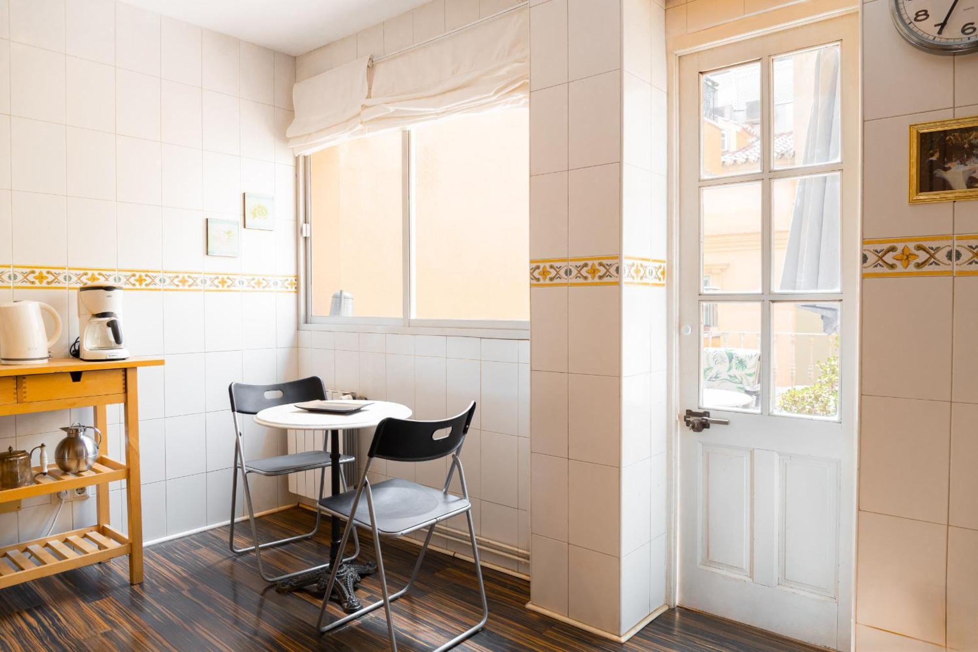 Apartment C92 - Rustic Two Bedrooms With Terrace