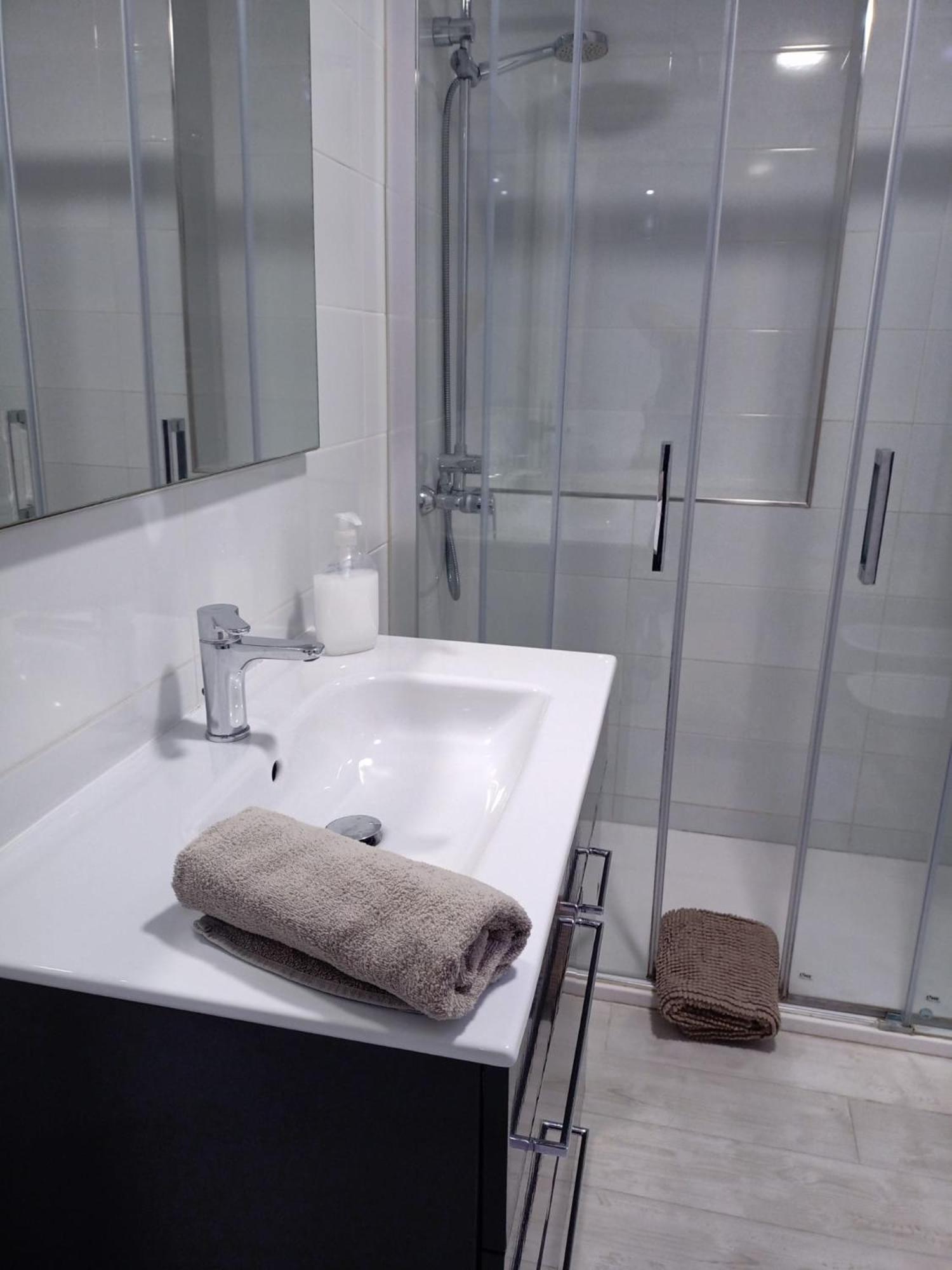Piso Con Parkinprivado Y A10minutosdelaplayaandando Apartment *