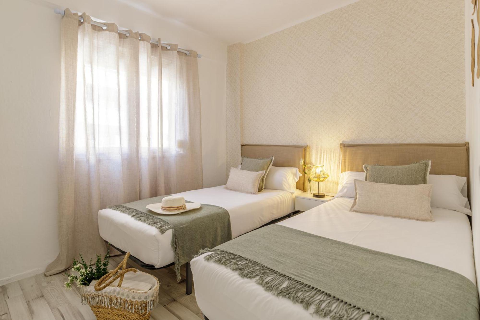 Apartment Living4malaga Enjoy *