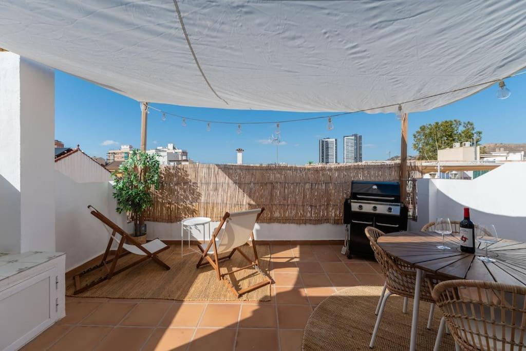 Apartment Urban Charm Rooftop With Vista