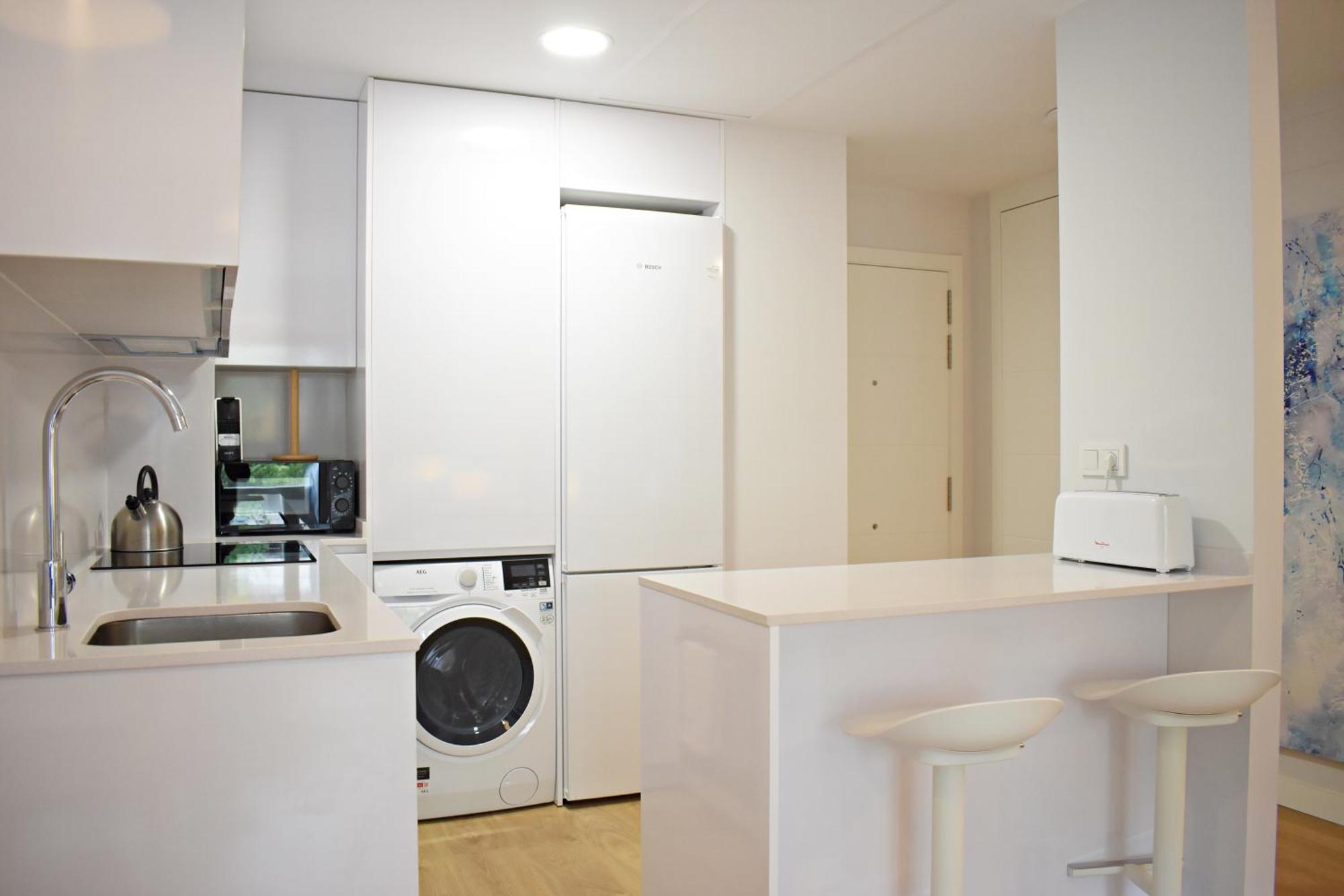Apartment Malagueta's Cozy With Parking And Swimming Pool Málaga